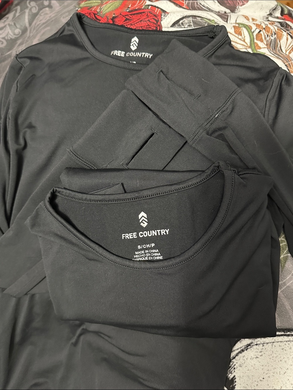 2 Free Country Black Performance Crew Neck Long Sleeve Tops